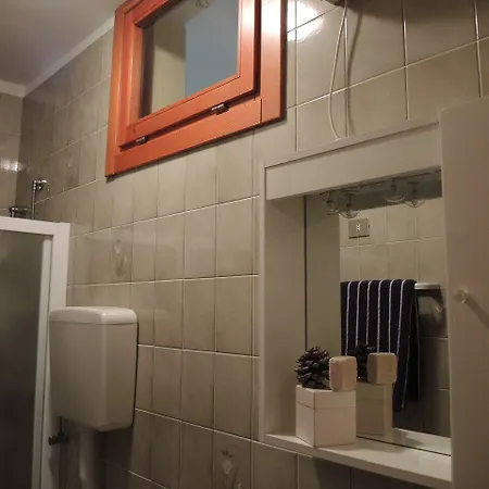 Precious In With Swimming Pool Апартаменти Бібіоне