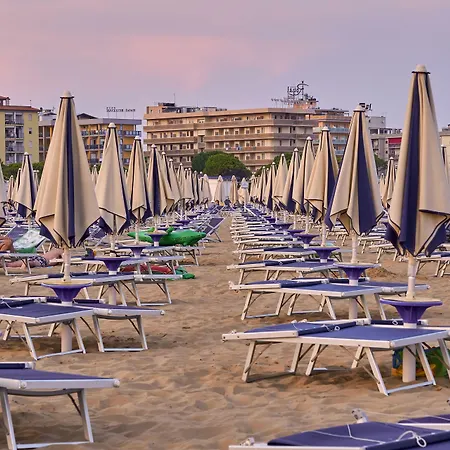 Precious In With Swimming Pool Bibione