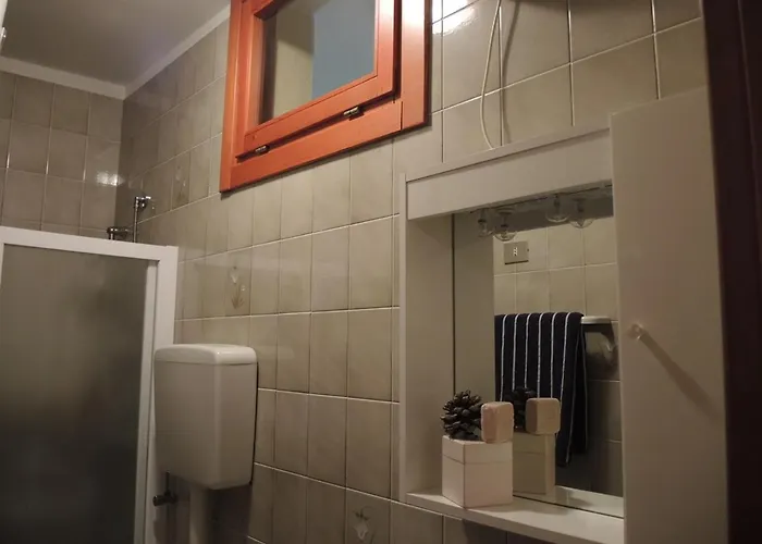 Precious In With Swimming Pool Apartment