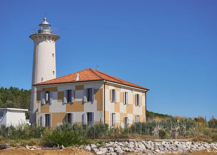 Precious In With Swimming Pool 比比翁