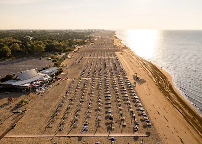 Precious In With Swimming Pool Apartment *